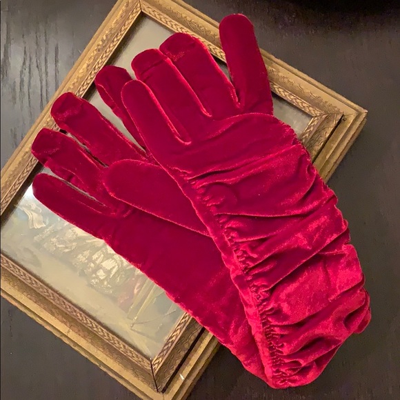 Snow Bunny Shirred Velvet Gloves-Thinsulate Lining - Picture 3 of 6